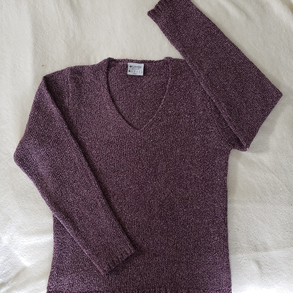 Columbia womans V-neck sweater